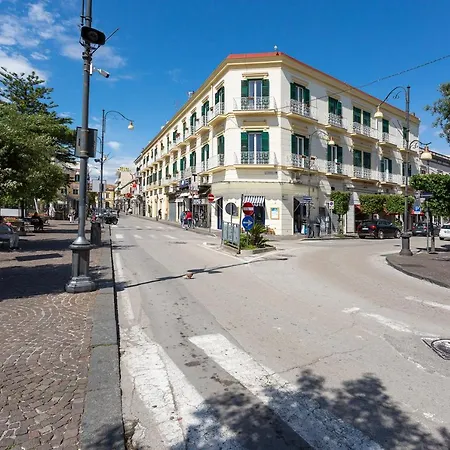 Palazzo Iozzino - Luxury Centro Bed & Breakfast
